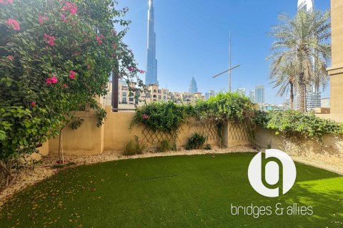 Apartamento en Old Town, Dubai, 1 dormitorio, 242 m², № 104637