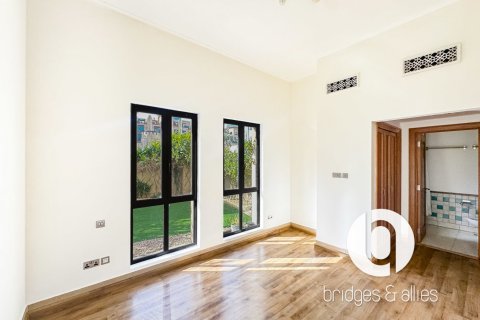 Apartamento en Old Town, Dubai, 1 dormitorio, 242 m², № 104637 - foto 5