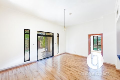 Apartamento en Old Town, Dubai, 1 dormitorio, 242 m², № 104637 - foto 11