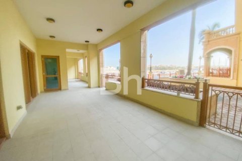 Снять в аренду квартиру в Пальме Джумейре, Дубай: 3 спальни, 226м², № 22896 - фото 5