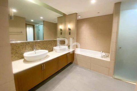 Снять в аренду квартиру в Пальме Джумейре, Дубай: 3 спальни, 226м², № 22896 - фото 4