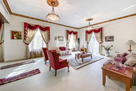 Снять в аренду виллу в Дубае: 5 спален, 864м², № 21129 - фото 12