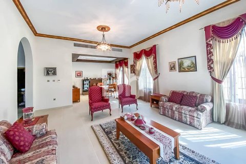 Снять в аренду виллу в Дубае: 5 спален, 864м², № 21129 - фото 13