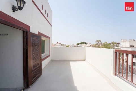 Villa en Deira, Dubai, 4 dormitorios, 187.3 m², № 141614 - foto 3