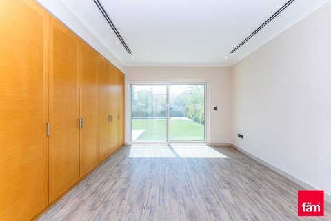 Villa en Dubai, 4 dormitorios, 709.5 m², № 97627 - foto 11