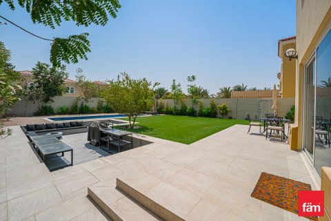 Villa en Dubai, 4 dormitorios, 709.5 m², № 97627 - foto 28