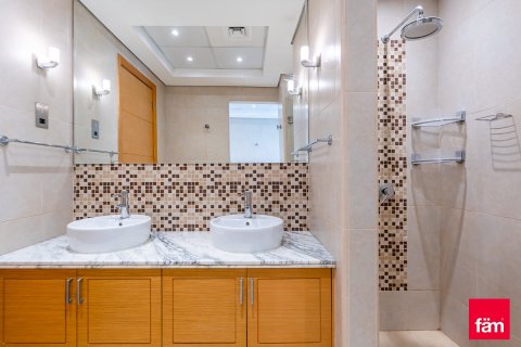 Villa en Dubai, 4 dormitorios, 709.5 m², № 97627 - foto 25