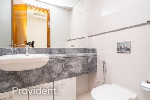 Снять в аренду квартиру в Бизнес-Бэе, Дубай: 3 спальни, 7.9м², № 30792 - фото 11