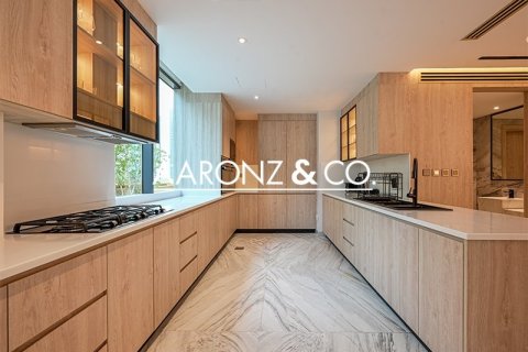 Penthouse in Dubai Marina, Dubai 5 bedrooms, 812.9 sq.m. № 78300 - photo 27