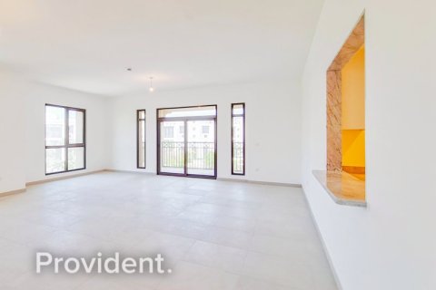 Снять в аренду квартиру в Умм-Сукейме, Дубай: 4 спальни, 261.6м², № 1853 - фото 4