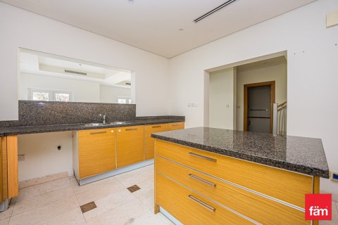 Townhouse in Al Furjan, Dubai 3 bedrooms, 229.6 sq.m. № 10335 - photo 7