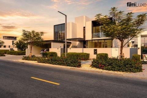 Villa en Dubai Hills Estate, Dubai, 5 dormitorios, 659.6 m², № 119087 - foto 29