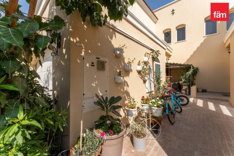 Villa en Dubai, 2 dormitorios, 172.8 m², № 97772 - foto 8