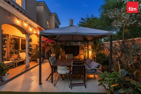 Villa en Dubai, 2 dormitorios, 172.8 m², № 97772 - foto 20