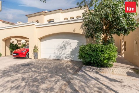 Villa en Dubai, 2 dormitorios, 172.8 m², № 97772 - foto 9