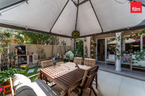 Villa en Dubai, 2 dormitorios, 172.8 m², № 97772 - foto 27