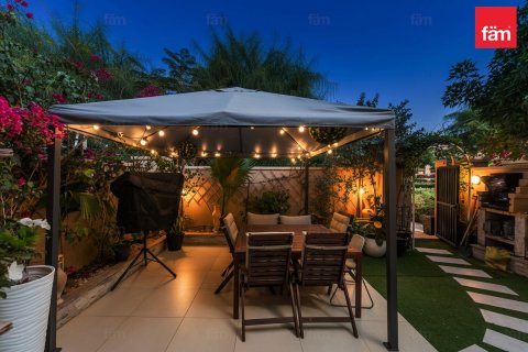 Villa en Dubai, 2 dormitorios, 172.8 m², № 97772 - foto 18