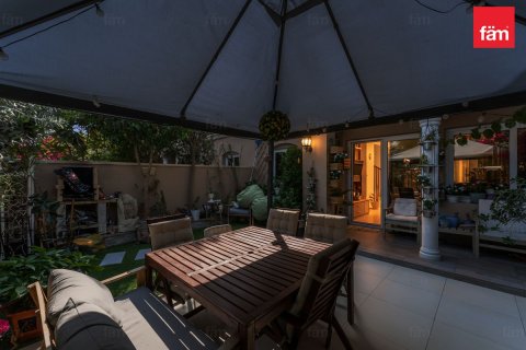 Villa en Dubai, 2 dormitorios, 172.8 m², № 97772 - foto 26