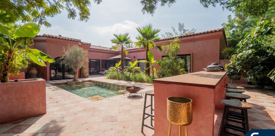 Villa in Green Community West, Green Community, Dubai 4 bedrooms, 899 sq.m. № 98852