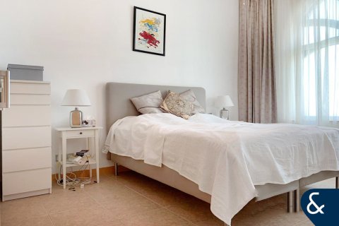 Apartment in Shoreline Apartments, Palm Jumeirah, Dubai 3 bedrooms, 199 sq.m. № 98848 - photo 3