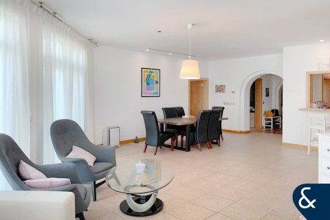 Apartment in Shoreline Apartments, Palm Jumeirah, Dubai 3 bedrooms, 199 sq.m. № 98848 - photo 13