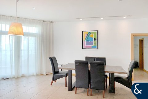 Apartment in Shoreline Apartments, Palm Jumeirah, Dubai 3 bedrooms, 199 sq.m. № 98848 - photo 4