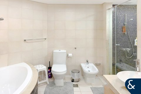 Apartment in Shoreline Apartments, Palm Jumeirah, Dubai 3 bedrooms, 199 sq.m. № 98848 - photo 7