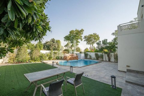 فيلا في دبي 5 غرف نوم , 558 م² رقم 58039 - صورة 13