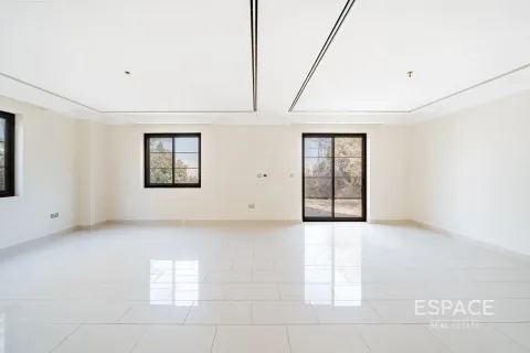 Купить виллу в Casa, Arabian Ranches 2, Дубай: 3 спальни, 292м², № 61484 - фото 3