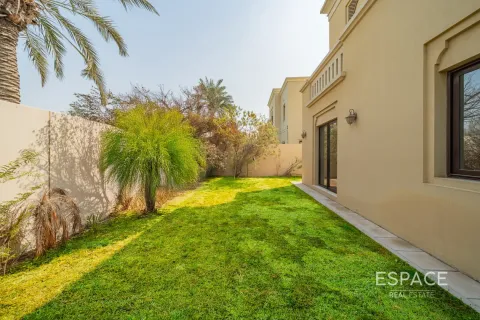 Купить виллу в Casa, Arabian Ranches 2, Дубай: 3 спальни, 292м², № 61484 - фото 14