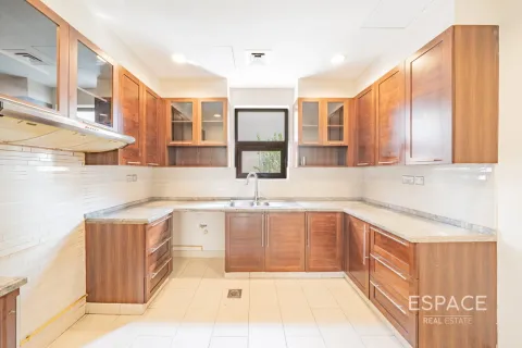 Купить виллу в Casa, Arabian Ranches 2, Дубай: 3 спальни, 292м², № 61484 - фото 2