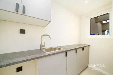 Villa in Springs 14, The Springs, Dubai 3 bedrooms, 153 sq.m. № 61483 - photo 9
