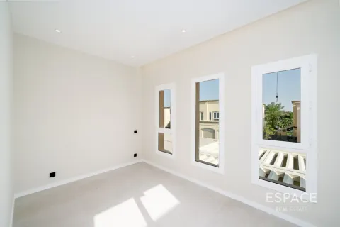 Villa in Springs 14, The Springs, Dubai 3 bedrooms, 153 sq.m. № 61483 - photo 2
