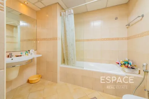 Apartment in Dubai Marina, Dubai 2 bedrooms, 165 sq.m. № 61480 - photo 17