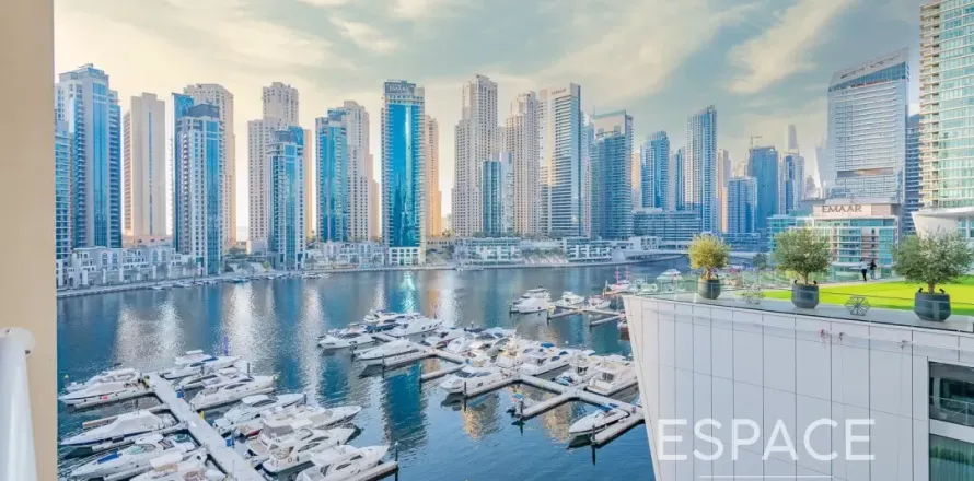 Apartment in Dubai Marina, Dubai 2 bedrooms, 165 sq.m. № 61480