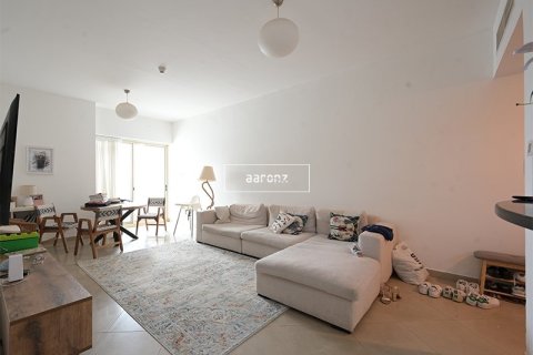 Apartment in Jumeirah Lake Towers, Dubai 2 bedrooms, 121.3 sq.m. № 11137 - photo 2