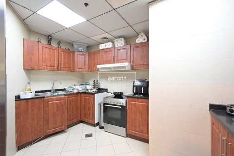 Apartment in Jumeirah Lake Towers, Dubai 2 bedrooms, 121.3 sq.m. № 11137 - photo 6