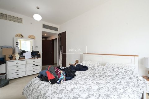 Apartment in Jumeirah Lake Towers, Dubai 2 bedrooms, 121.3 sq.m. № 11137 - photo 4