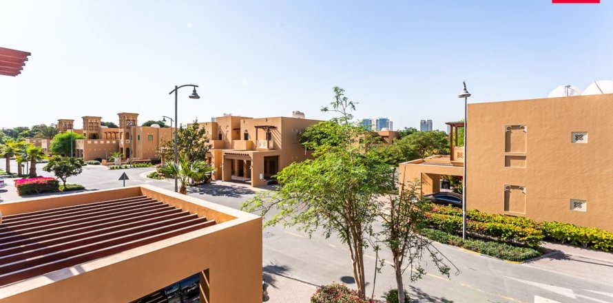 Villa à Al Furjan, Dubai, 3 chambres, 224 m², № 10248