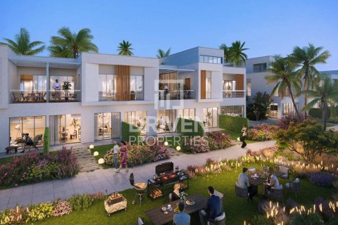 Adosado en Dubai Investment Park, Dubai, 4 dormitorios, 146.04 m², № 135426 - foto 2