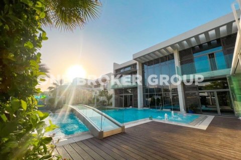 Villa in District One, Dubai 6 bedrooms, 1134.6 sq.m. № 544 - photo 1