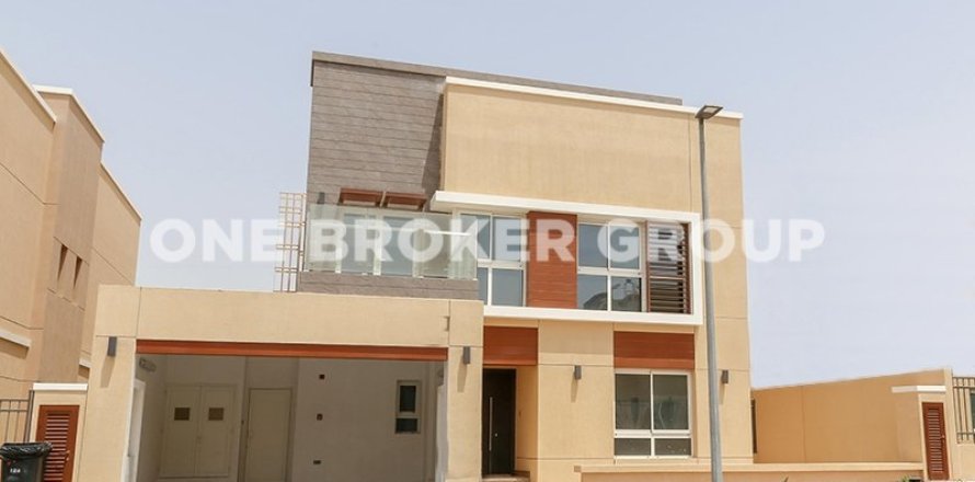 Villa à Al Barsha, Dubai, 4 chambres, 451.6 m², № 547
