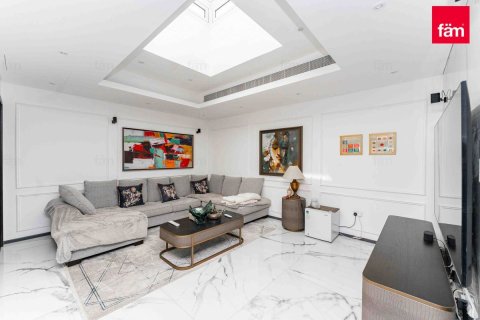 Купить виллу в Meydan, Дубай: 4 спальни, 218м², № 91675 - фото 3