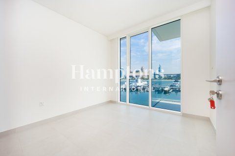 Apartment in Dubai Harbour, Dubai 1 bedroom, 80.1093 sq.m. № 101193