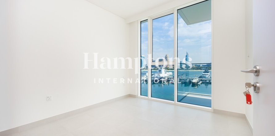Apartment in Dubai Harbour, Dubai 1 bedroom, 80.1093 sq.m. № 101193