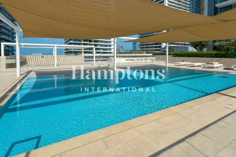 Apartment in Dubai Harbour, Dubai 1 bedroom, 80.10932787 sq.m. № 101193 - photo 2