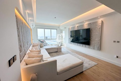 Apartment in Marina Residences, Palm Jumeirah, Dubai 3 bedrooms, 234 sq.m. № 73970 - photo 1