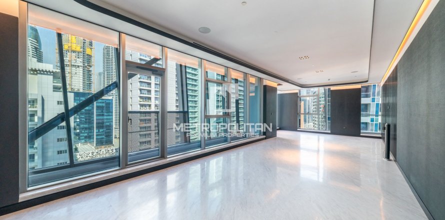 Квартира в Бизнес-Бэе, Дубай, 2 спальни, 195м², № 73978