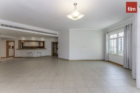 Снять в аренду квартиру в Пальме Джумейре, Дубай: 3 спальни, 237.6м², № 47511 - фото 16