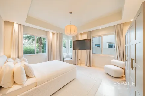 Villa en Victory Heights, Dubai Sports City, Dubai, 5 dormitorios, 446 m², № 61777 - foto 10